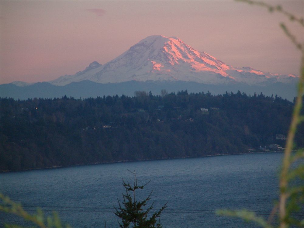 Three Tree Point Bed And Breakfast Burien Exterior foto